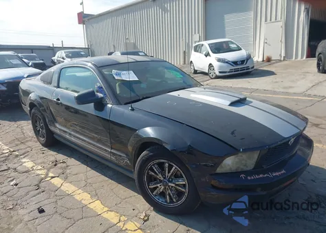 2006 Ford Mustang V6 z USA, uszkodzony, nr VIN 1ZVFT80NX65239883